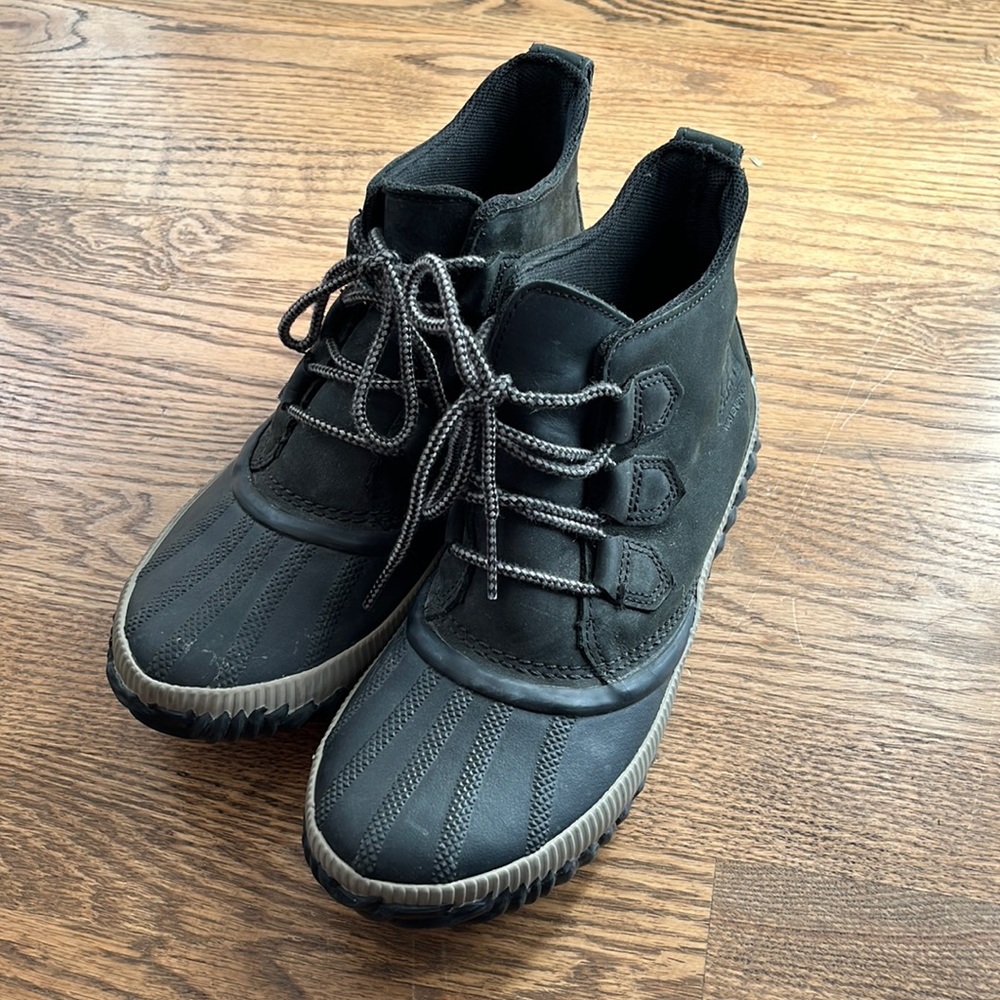 Sorel Out ‘n About  Waterproof Boots Sz 8